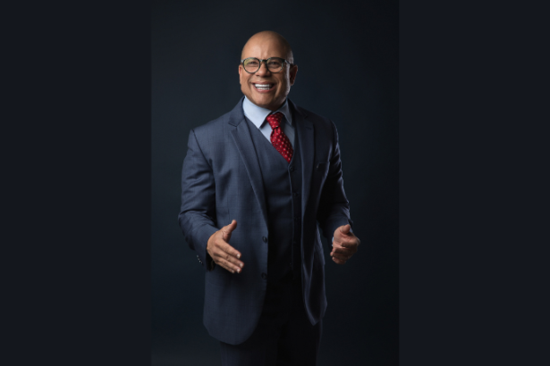 Dr. Gilberson Wanderley Silva orienta sobre critérios essenciais para selecionar um cirurgião plástico com confiança.