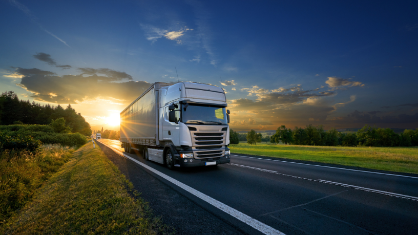 Com a Avantec Transportes, cada trajeto é acompanhado minuto a minuto, assegurando máxima segurança para cargas frágeis.