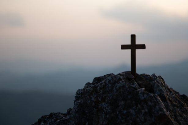 Jose Eduardo De Oliveira e Silva propõe uma reflexão profunda sobre o valor do sofrimento à luz da fé e da experiência humana.
