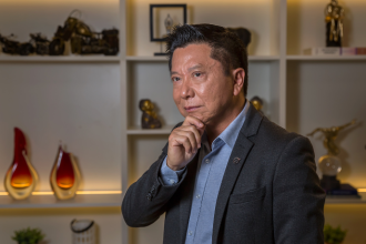 Milton Seigi Hayashi reforça que a conversa franca é o primeiro passo para uma cirurgia segura e satisfatória.