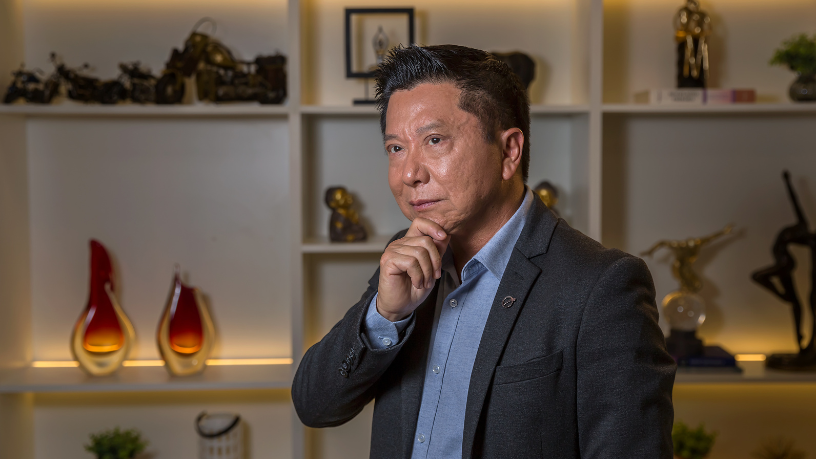 Milton Seigi Hayashi reforça que a conversa franca é o primeiro passo para uma cirurgia segura e satisfatória.