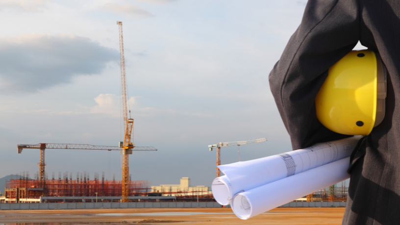 Valderci Malagosini Machado mostra como sistemas pré-fabricados elevam a segurança e reduzem erros executivos em empreendimentos residenciais modernos.