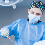 Dr. Haeckel Cabral analisa a indicação da lipo de papada e a recuperação.